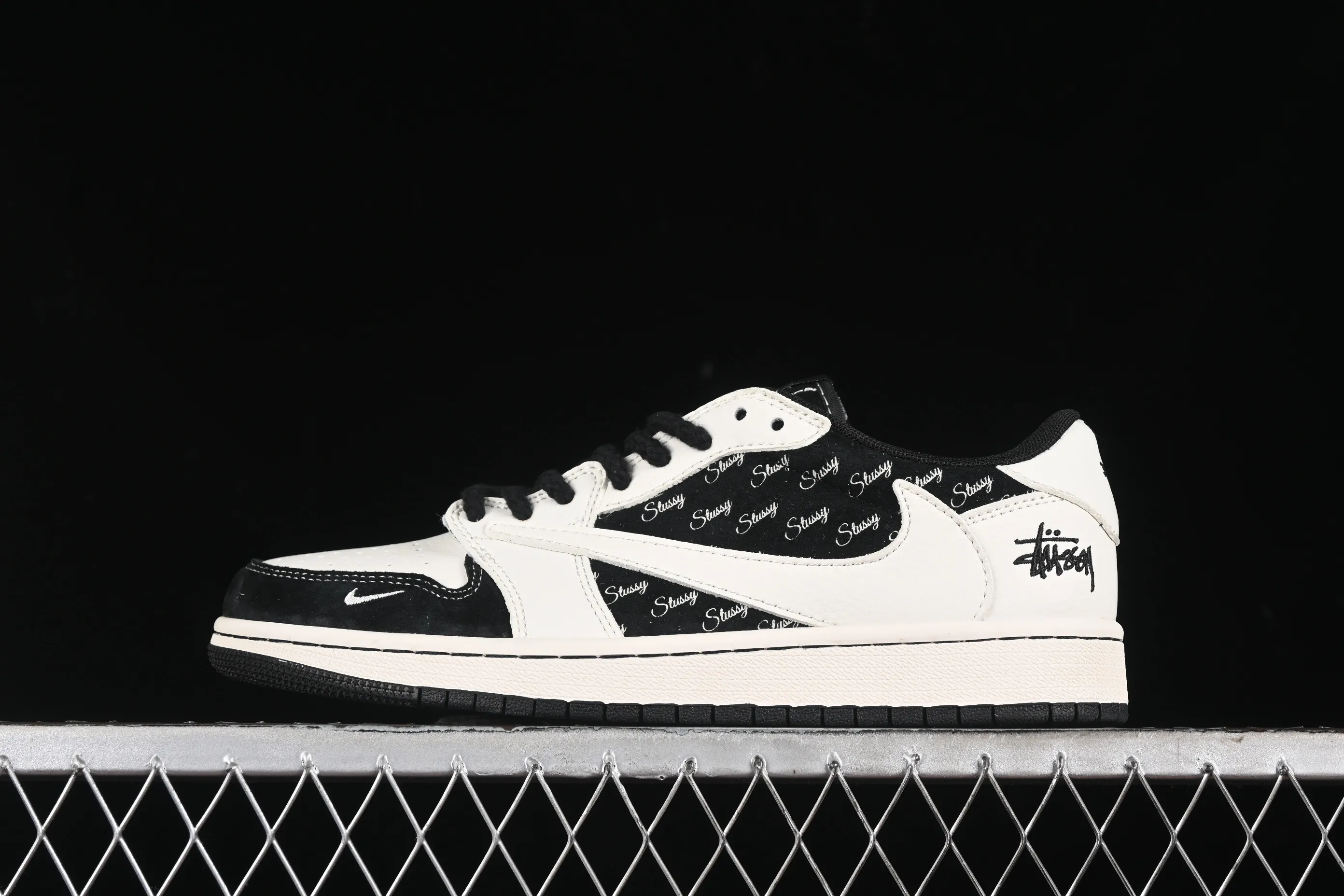 All categories Air Jordan Jordan series basketball shoes Air Jordan 1 Low High-end customized low-top sneakers Travis Scott x Fragment Design x Air Jordan 1 Low OG SP AJ1 Joe 1 Stussi joint-black and white English low-top cultural casual sneakers SJ2068-128